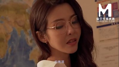 MD-0214 女王教室 001