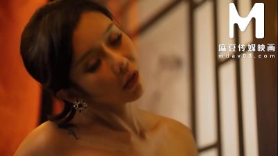 今晚性感女孩將猛烈地騎在你身上，讓你精疲力盡